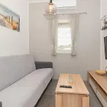 1 Bedroom Beautiful In