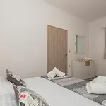 1 Bedroom Beautiful In Apartmán Šibenik
