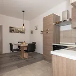 1 Bedroom Beautiful In *
