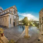 1 Bedroom Beautiful In Apartmán Šibenik