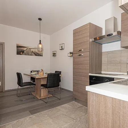 1 Bedroom Beautiful In *