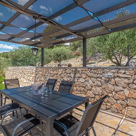 Appartement 1 Bedroom Beautiful In Šibenik
