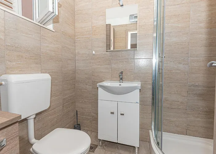 דירה Beautiful In שיבניק