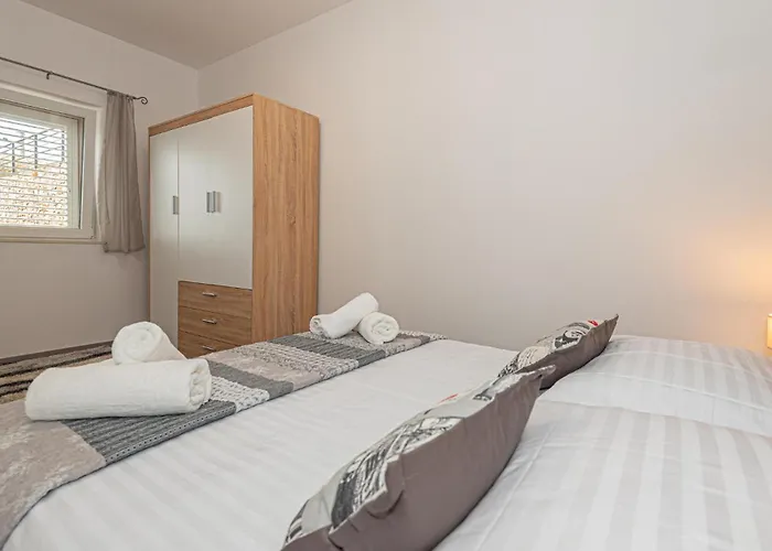 Beautiful In שיבניק